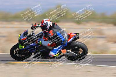 media/Oct-09-2022-SoCal Trackdays (Sun) [[95640aeeb6]]/Turn 15 Inside Distant Pans (1145am)/